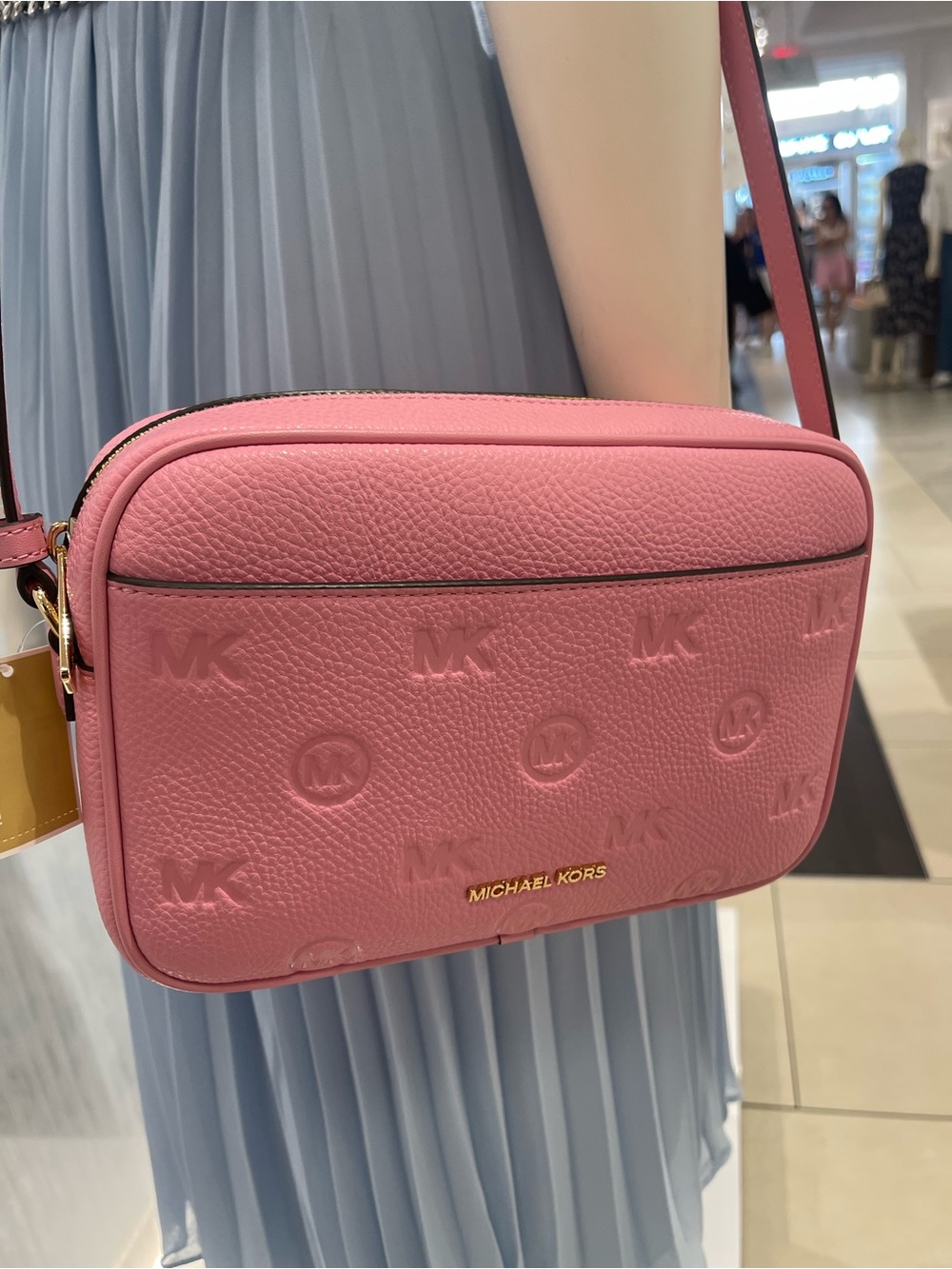 Michael Kors Jet Set Travel Lg Logo Debossed EW Camera Crossbody
Carnation
NWT - Picture 6 of 16